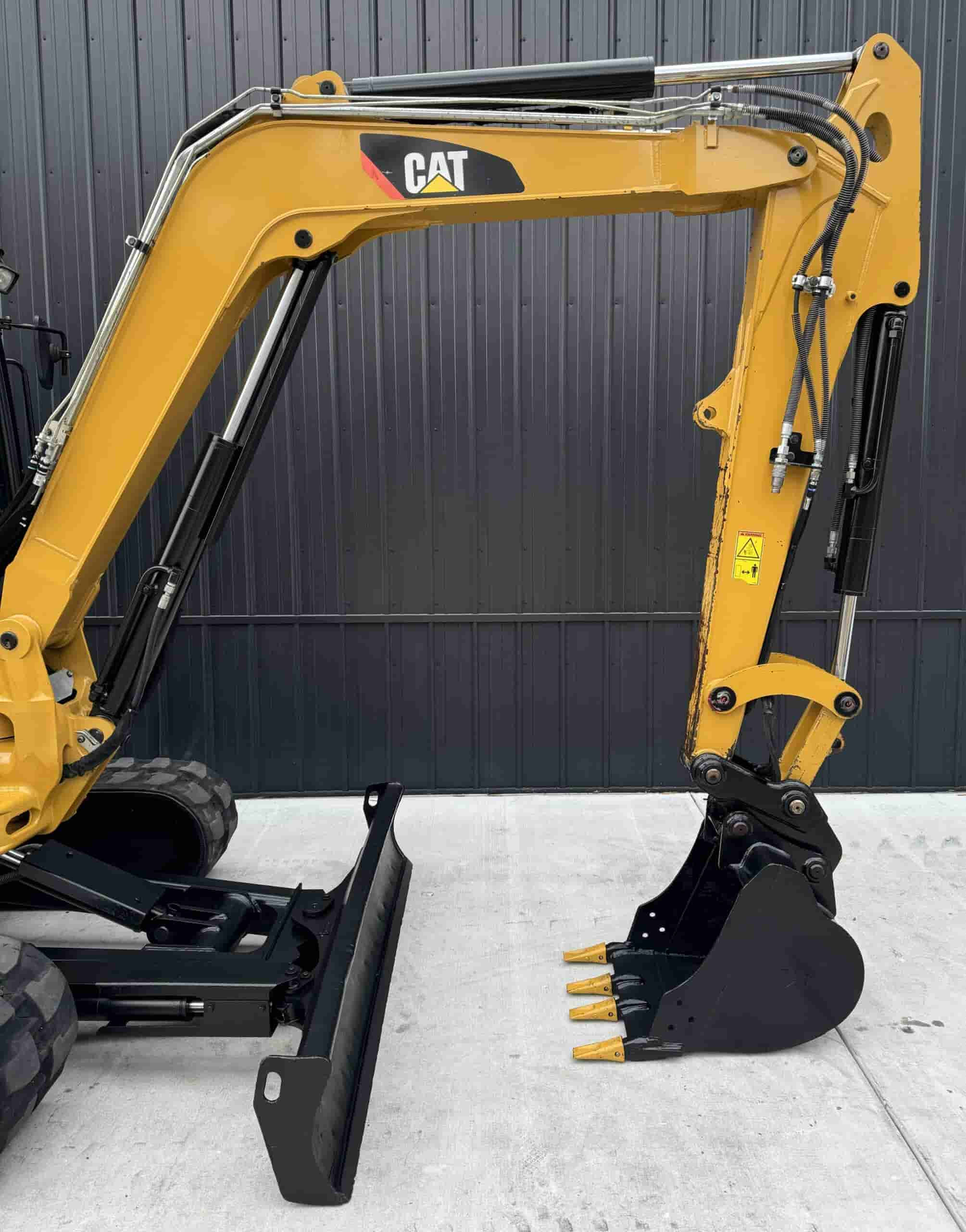 2018 CAT 305E2 CLEAN
